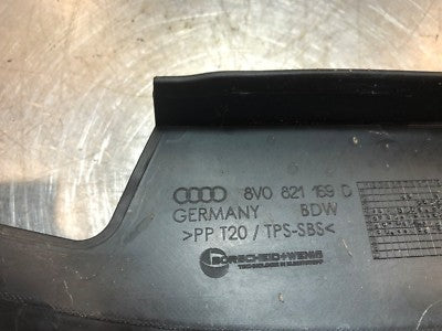 Audi A3 8V 2017 2.0 TDI Motorhaube Dichtung vorne links 8V0821169D gebraucht - Original – Produktansicht 3