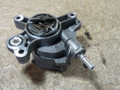 FORD MONDEO IV 2.0 TDCI Vakuumpumpe 1B2403U ORIGINAL gebraucht - Unterdruckpumpe – Produktansicht 2