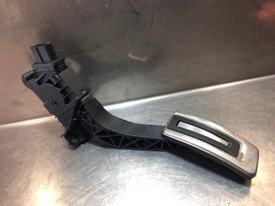 Audi A3 8V 8V1 RHD THROTTLE PEDAL 5Q2723503D VW SEAT SKODA ORIGINAL gebraucht - ACCELERATOR – Produktansicht 1