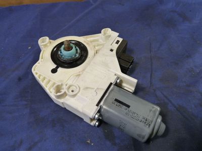 AUDI A6 4F 2.7 TDI V6 Bj.2006 Vorne Rechts 4F0959802D ORIGINAL gebraucht - Fensterhebermotor – Produktansicht 1