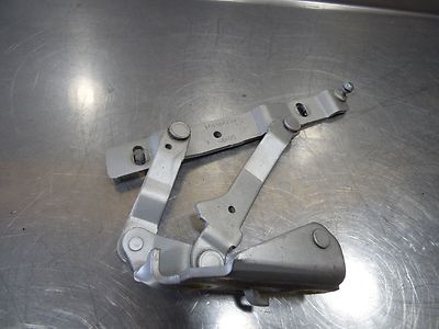 Porsche Boxster 986 2.7 Heckklappenschanier hinten links 98651215101 – Produktansicht 1