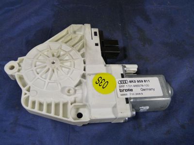 AUDI A4 8K Limo 2.0 TDI Motor hinten links 8K0959811 ORIGINAL gebraucht - Fensterheber – Produktansicht 1