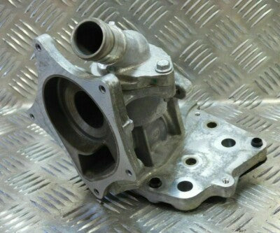 Opel Astra K 1.4 TURBO Insignia B Mokka Halter Gehäuse Wasserpumpe GM 12641869 – Produktansicht 1