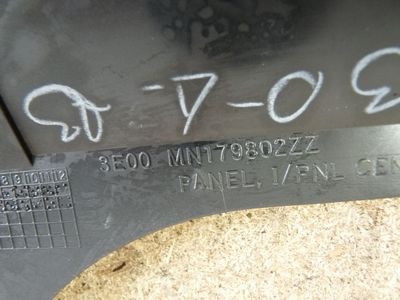 MITSUBISHI L200 2.5 DiD Tacho Verkleidung MN179802ZZ / MN179802 ZZ – Produktansicht 3