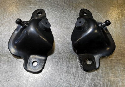 AUDI Q2 Orig. Halter Heckklappe 81A827605A 81A827606A L + R ORIGINAL gebraucht - Tragkonsole – Produktansicht 1