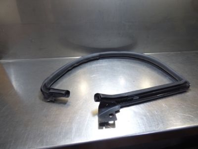 VW Passat CC 1.8 TSI, hinten links 3C8854545 / 3C8 854 545 ORIGINAL gebraucht - Fensterdichtung – Produktansicht 1
