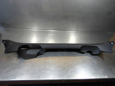 Porsche Cayenne 955 957 Plastikabdeckung Hinten 7L5805583B Touareg ORIGINAL gebraucht - Streifen – Produktansicht 2