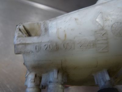 Opel Corsa D 1.4 Bremsflüssigkeitsbehälter / 0 204 051 244 ORIGINAL gebraucht - 0204051244 – Produktansicht 3