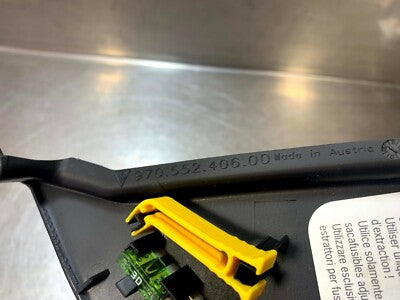 Porsche Panamera 970 Schliessteil Abdeckung Sicherungskasten R ORIGINAL gebraucht - 97055240600 – Produktansicht 3