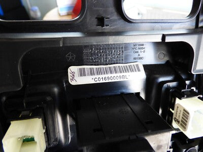 Jeep Grand Cherokee WK2 Mittel verkleidung hinten mit USB Media Hub ORIGINAL gebraucht - 68145567AA – Produktansicht 6