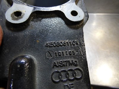 AUDI A8 4E Pralldämpfer Stoßstange Fronthalter Träger 4E0808110E VR ORIGINAL gebraucht - Facelift – Produktansicht 3