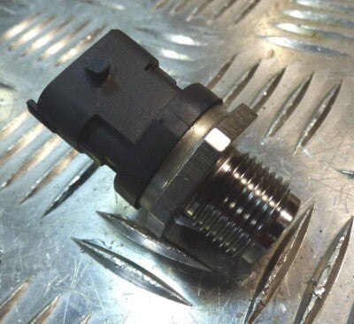 Jeep Cherokee KL 2.0 CRD 2015 Kraftstoffdrucksensor BOSCH ORIGINAL gebraucht - 0281006164 – Produktansicht 1
