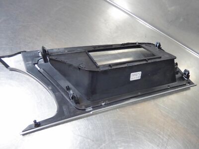 AUDI A5 8T DISPLAY SCREEN SURROUND TRIM 8T2857185G OEM RHD ORIGINAL gebraucht - DASHBOARD – Produktansicht 2