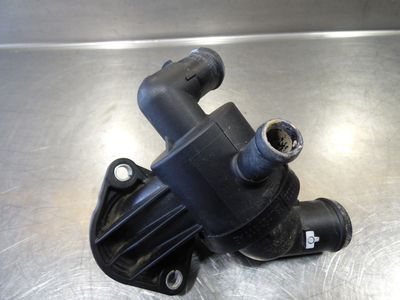 Skoda Octavia II AUDI Q3 2.0 TDI Thermostatgehäuse ORIGINAL gebraucht - 03L121111AE – Produktansicht 1