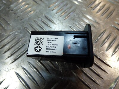 JEEP COMPASS II 2021 USB Port USB Ladeanschluss 5UV99LXHAA ORIGINAL gebraucht - Charging – Produktansicht 3