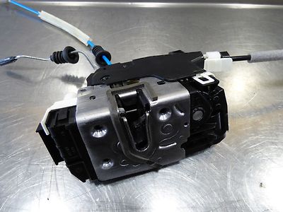 Mercedes-Benz A-Klasse W176 Türschloss hinten links A2047303535 – Produktansicht 1