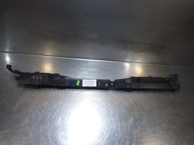 Porsche Boxster Cayman 981 Abstützung Halter Schweller Türeinstieg 98155561900 L – Produktansicht 1