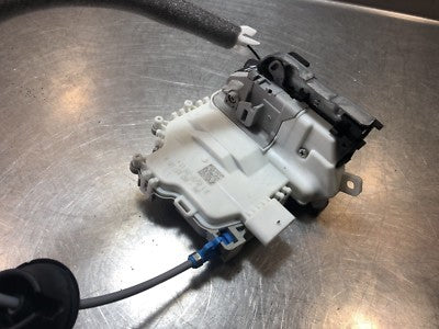 AUDI A3 S3 RS3 8V 2013-19 A1 2010-17 LEFT DOOR LOCK CATCH 8X2837015B ORIGINAL gebraucht - MECHANISM – Produktansicht 2