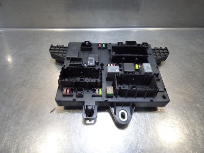 Opel Astra J 1.7 CDTI ORIGINAL gebraucht - Sicherungskasten QQ ORIGINAL gebraucht - 13302301 – Produktansicht 1