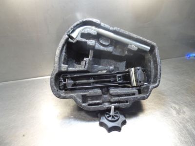 VW Fox 1.2 6V 1J0012115 / 1J0 012 115 / 5Z0011031J / 5Z0 011 031 J ORIGINAL gebraucht - Bordwerkzeug – Produktansicht 1