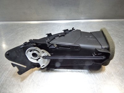 Opel Astra J 1.7 CDTI ORIGINAL gebraucht - Lüftungsdüse vorne mitte links ORIGINAL gebraucht - 13300560 – Produktansicht 2