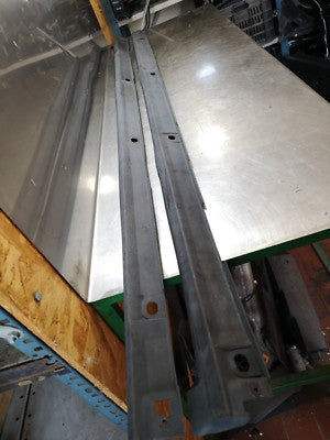 Audi Q2 GA Orig Unterholmverkeidung Unterfahrschutz Schwelle 81A853889 81A853890 – Produktansicht 1
