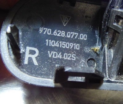 Porsche PANAMERA 970 Scheibenwaschdüse Waschwasserdüse Düse rechts 97062807700 – Produktansicht 3
