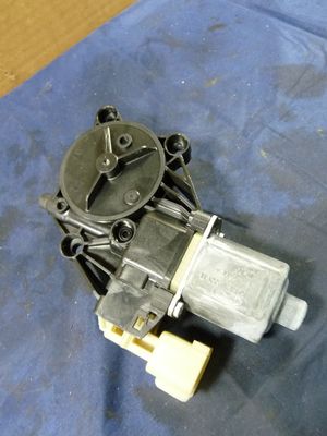 Ford Fiesta 1.25 ZETEC Bj.2010 vorne rechts 8A61-14553-B ORIGINAL gebraucht - Fensterhebermotor – Produktansicht 2