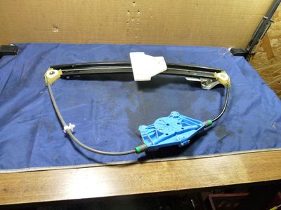 AUDI A4 8EC B7 2.0 TDI hinten links 8E0839461B / 8E0 839 461B ORIGINAL gebraucht - Fensterheber – Produktansicht 1