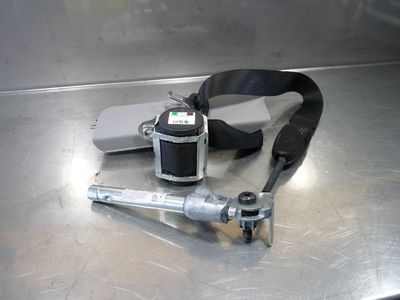 Opel Corsa D 1.4 Sicherheitsgurt rechts vorne oder hinten 13225278 / 607707600C – Produktansicht 1