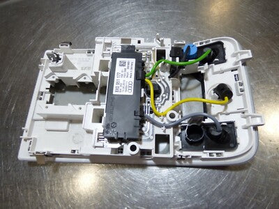Audi Q3 8U A1 A3 Innenleuchte Leseleuchte Mondsilber 8V0947135A + 8X0951177 – Produktansicht 4