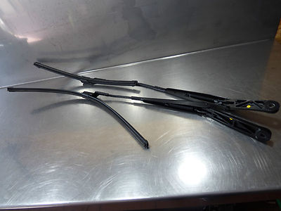 VW Passat 3G B8 original vorne Wischerarme Aero Twin Wischer 3G1955409 3G1955410 – Produktansicht 3
