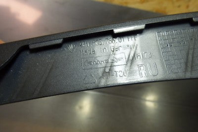 Porsche Boxster 981 Vorne Stoßstange Grill Rechts unten M7S ORIGINAL gebraucht - Scheibenoberteil – Produktansicht 2