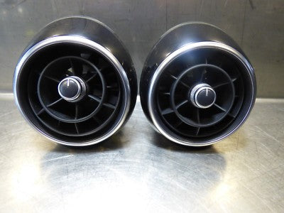 Audi A1 8X 1 stück Original Luftdüse Luftdusche Luftausströmer MITTE 8X2820951 – Produktansicht 1