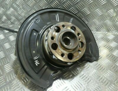 Original Mercedes W204 C Klasse Achsschenkel hinten Links mit handbremse – Produktansicht 1
