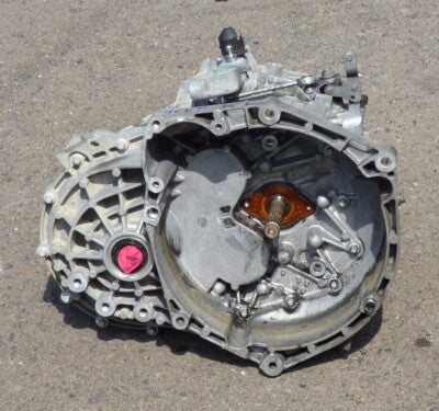 Jeep KL 2.0 MTJ 75TKm Diesel 140 PS 6 Gang Getriebe Schaltgetriebe ORIGINAL gebraucht - Cherokee – Produktansicht 1