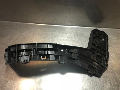 AUDI Q2 Orig. Halter Führungsprofil hinten rechts Stoßstange ORIGINAL gebraucht - 81A807254 – Produktansicht 2