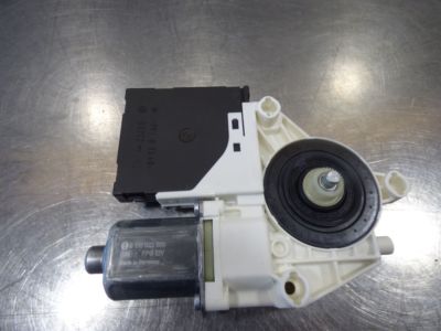 VW Caddy Bj.2016 Fensterhebermotor vorne links 2K5959701 / 5K0959793 – Produktansicht 2