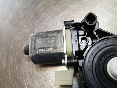 Audi Q2 2018 Fensterhebermotor hinten links 5Q0959802 gebraucht - Original – Produktansicht 4