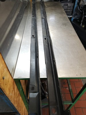Audi Q2 GA Orig Unterholmverkeidung Unterfahrschutz Schwelle 81A853889 81A853890 – Produktansicht 2