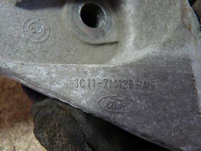 Ford Transit 2.0 TDDI TDCI 3C11-7M125-AB / 3C117M125AB ORIGINAL gebraucht - Motorhalter – Produktansicht 3