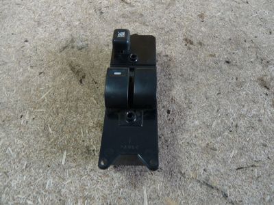 MITSUBISHI L200 2.5 DiD Fensterheberschalter MR587954 – Produktansicht 2
