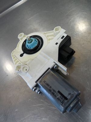 AUDI A6 4F 2.0 TDI hinten rechts 4F0959802F / 4F0 959 802 F ORIGINAL gebraucht - Fensterhebermotor – Produktansicht 2