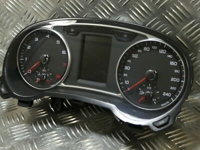 AUDI A1 8X Tacho Kombiinstrument FIS Benziner 8X0920930G Speedometer – Produktansicht 2