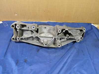 Ford Transit 2.0 TDDI Halter Träger YC1E-10K019-BA ORIGINAL gebraucht - Servopumpe – Produktansicht 2