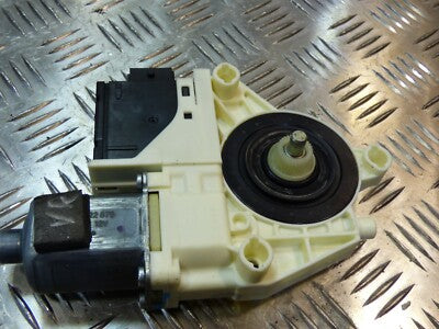 JEEP COMPASS II 2021 Orig Fensterheber Motor Vorne Rechts C61743-100 C37722-104 – Produktansicht 2