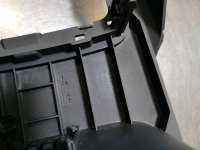 AUDI Q2 Orig. Mittelkonsole Soul 81C864261 ORIGINAL gebraucht - Verkleidung – Produktansicht 4