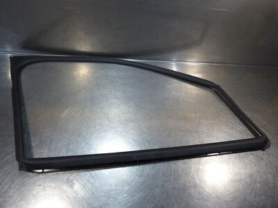 Porsche Panamera 970 Dichtung Fensterdichtung Gummi vorne rechts 97053729600 – Produktansicht 1