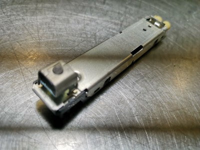 AUDI Q2 Orig. Antennenverstärker Verstärker Antenne NEUWERTIG ! ORIGINAL gebraucht - 81A035225D – Produktansicht 2