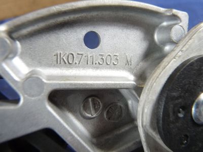VW GOLF 5 1.9 TDI BXE 1K0711303M / 1K0 711 303 M ORIGINAL gebraucht - Handbremshebel – Produktansicht 5